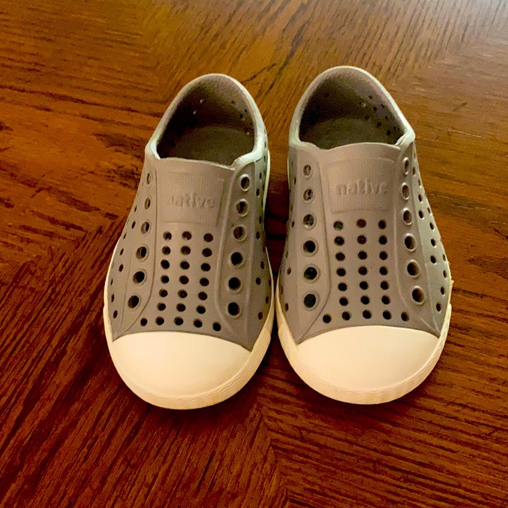 Toddler Natives size 5c